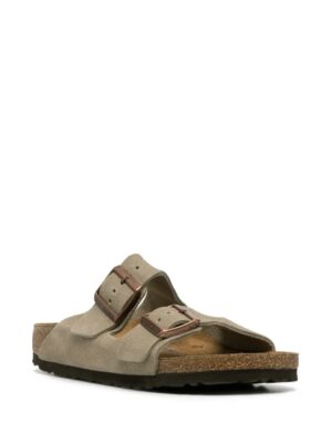 sandales à détail de boucle