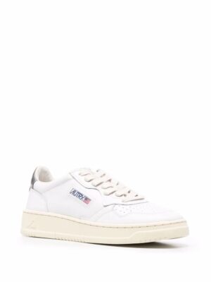 baskets en cuir