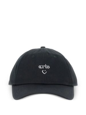 casquette à logo brodé