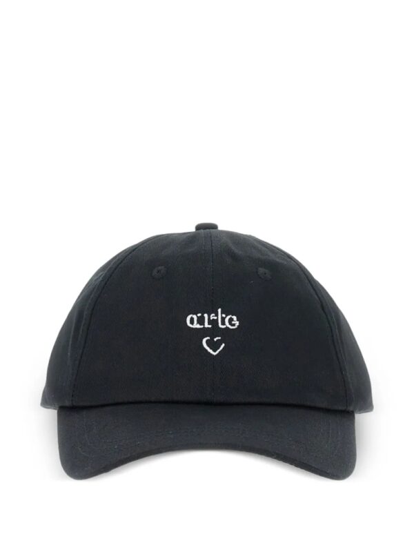 casquette à logo brodé