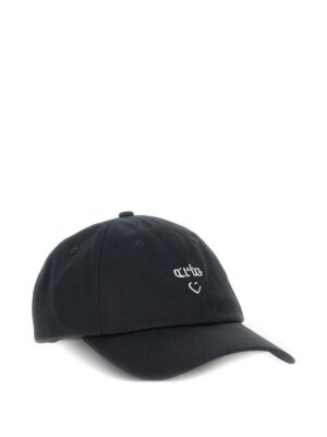 casquette à logo brodé